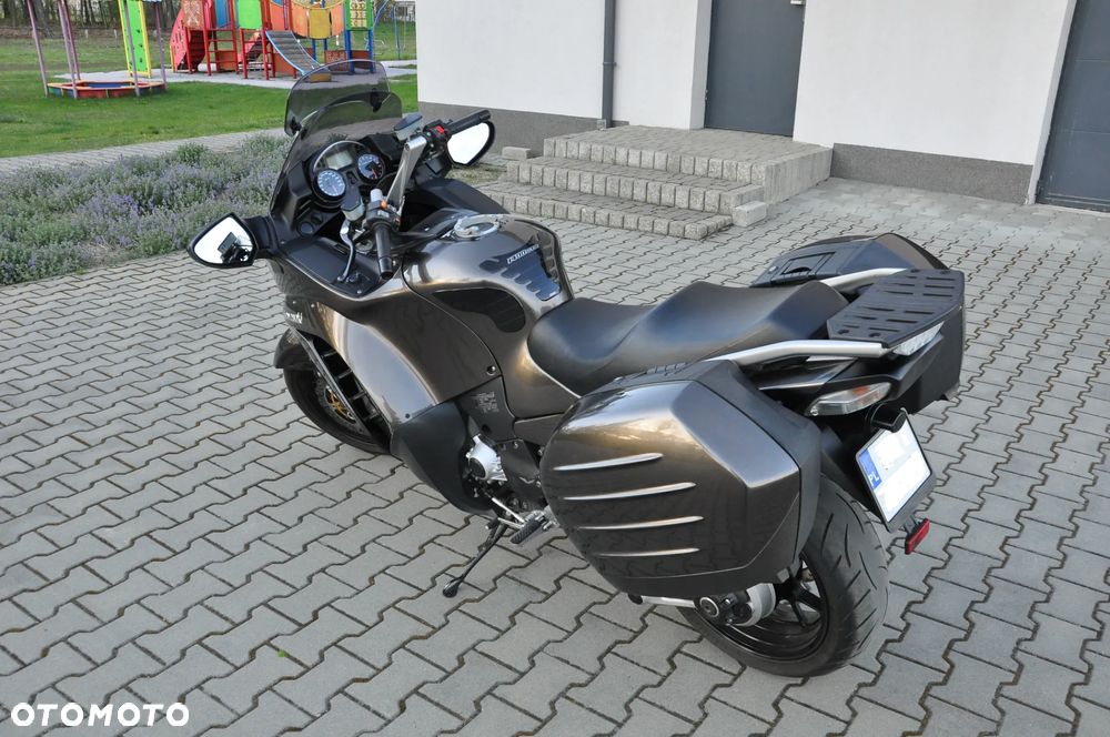 Kawasaki GTR - 13