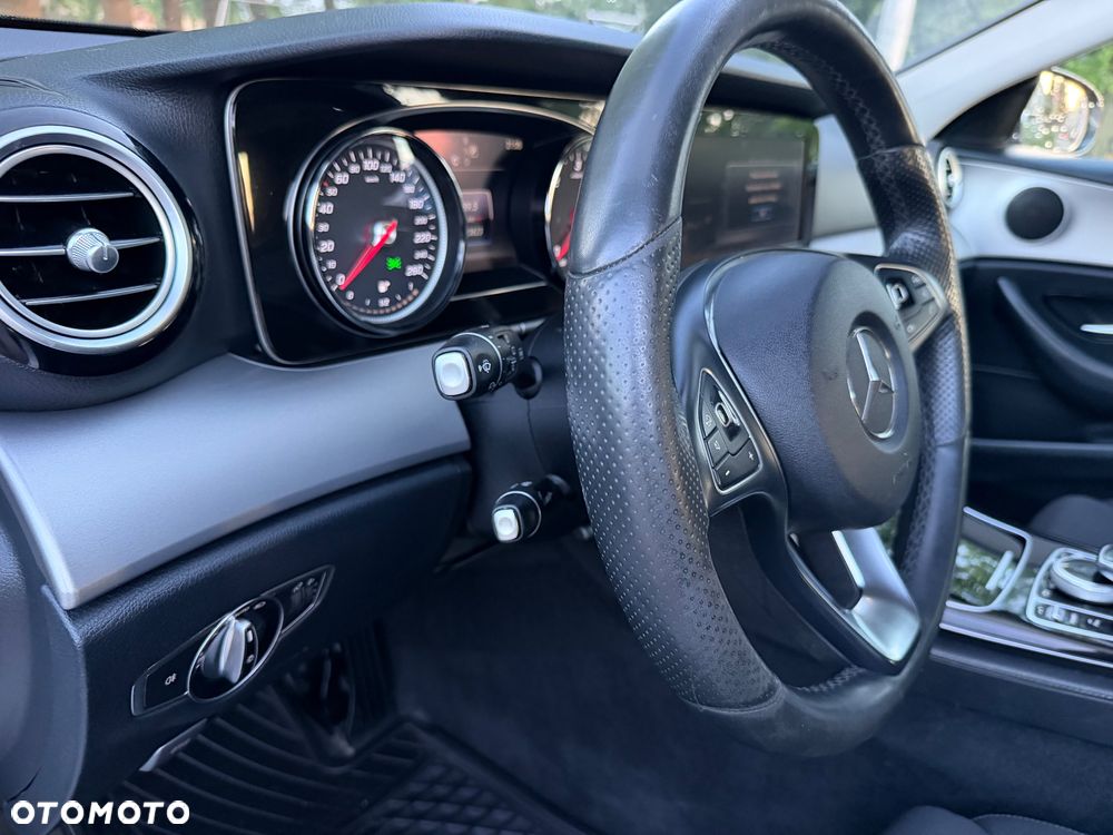 Mercedes-Benz Klasa E 220 d 9G-TRONIC - 16