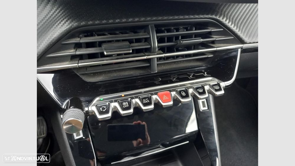 Peugeot 2008 1.2 PureTech Allure - 22