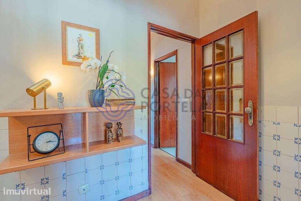 Andar de moradia T2 com 84,8 m2, logradouro e sótão com potencial de a - Grande imagem: 5/25