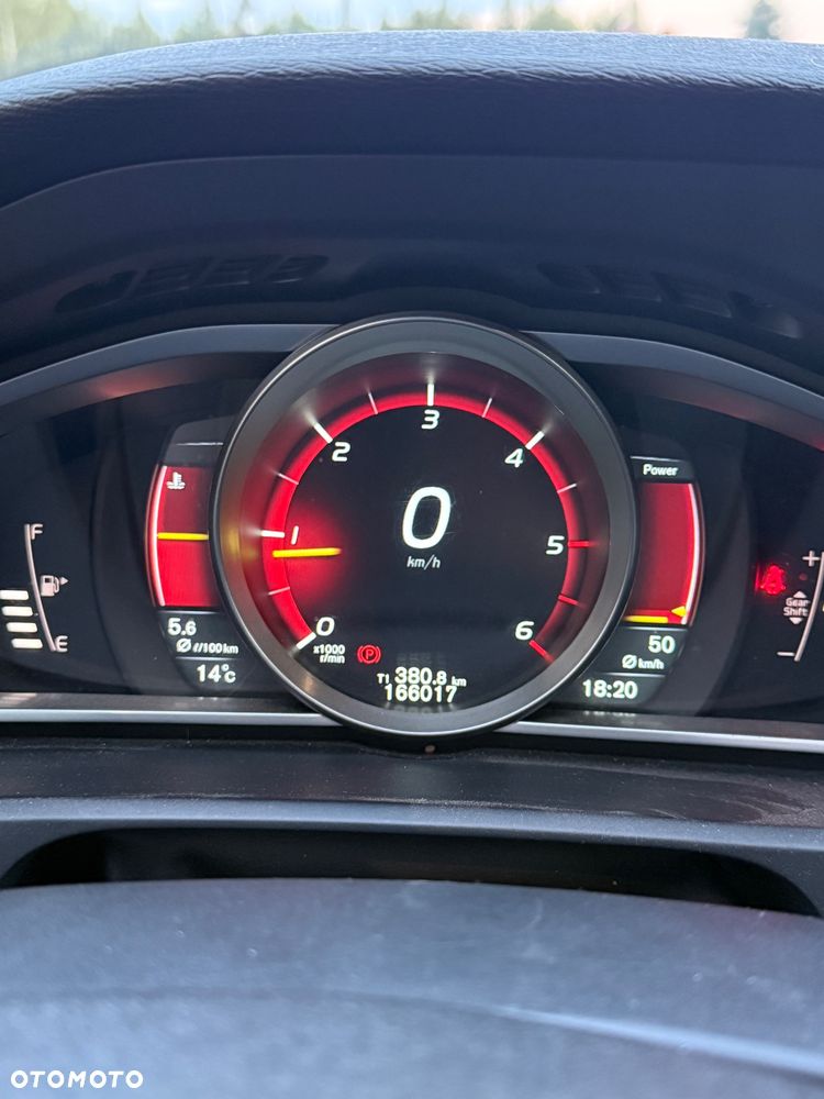 Volvo V40 D4 Drive-E R-Design Summum - 13