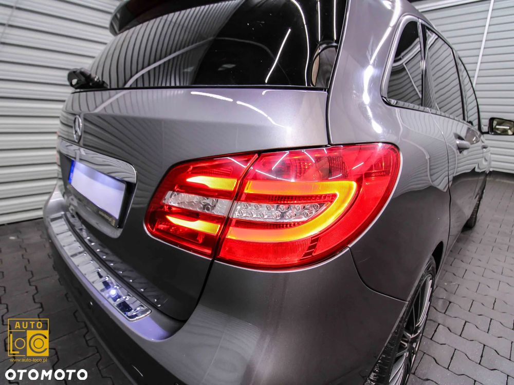 Mercedes-Benz Klasa B 180 d 7G-DCT SCORE - 33