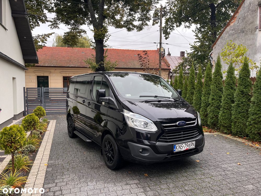 Ford Tourneo Custom - 1