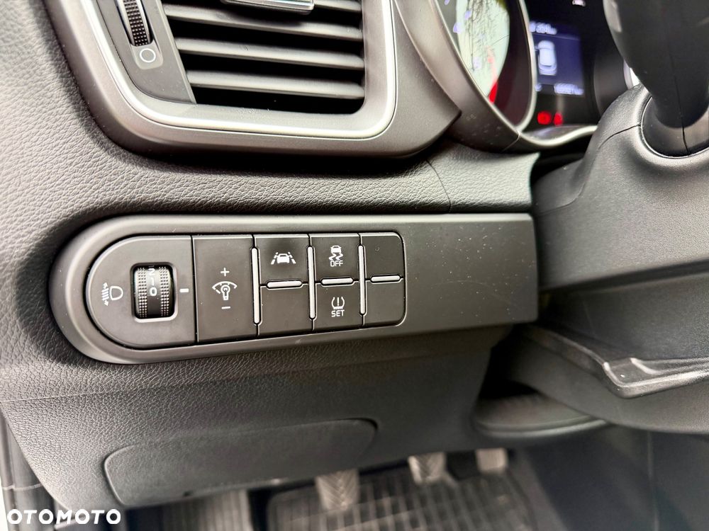Kia Ceed 1.6 CRDi SCR M - 27