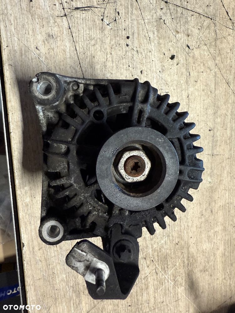 Alternator Bmw X3 e83 3.0d lift lci 7800308 150A - 3