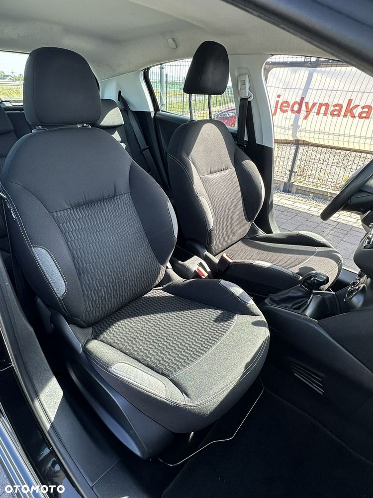 Peugeot 208 - 8