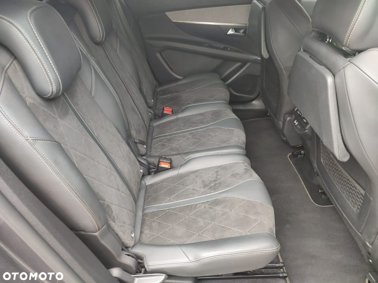 Peugeot 5008 - 12