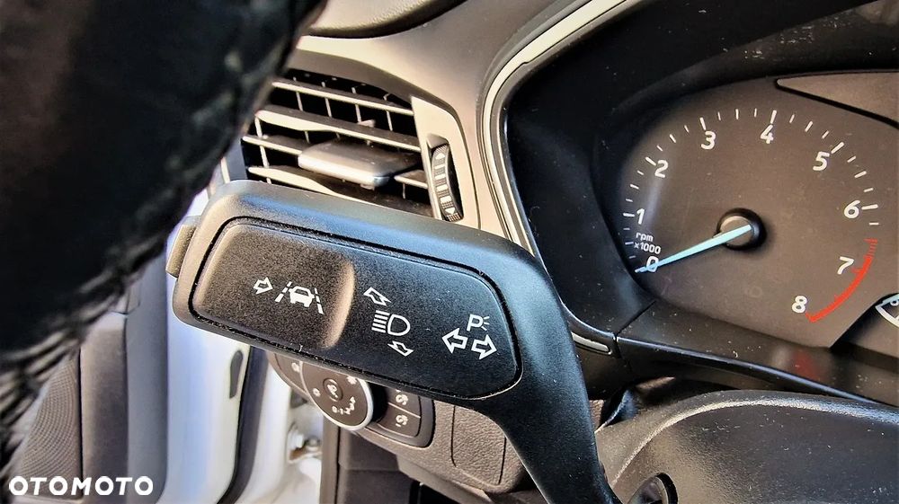 Ford Focus SW 1.0 EcoBoost Active Business - 16