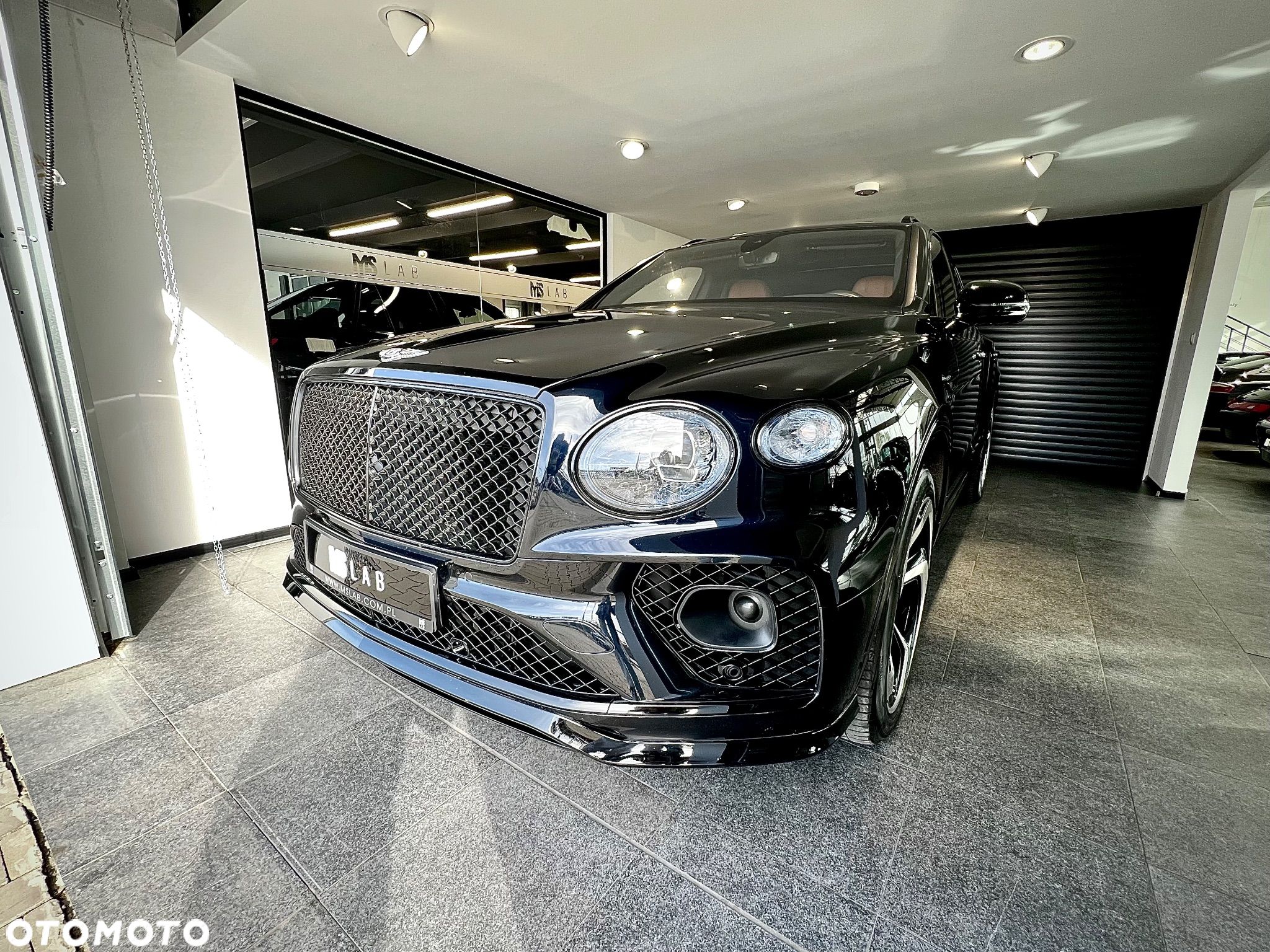 Bentley Bentayga - 1