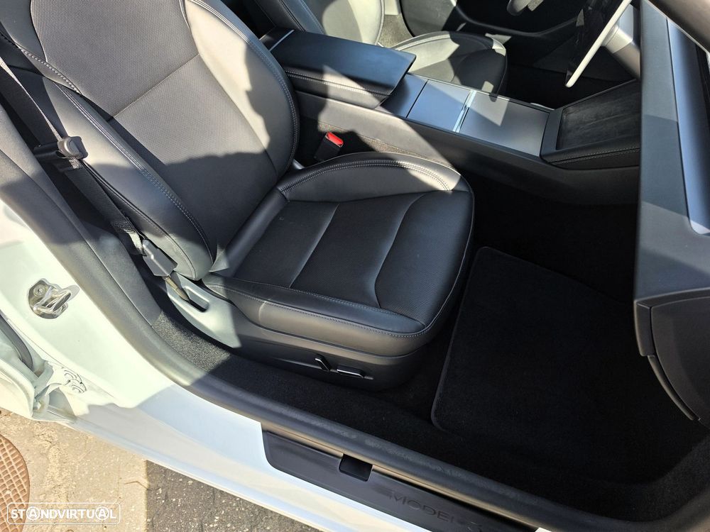 Tesla Model 3 Standard Range Plus RWD - 30