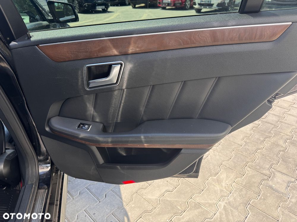 Mercedes-Benz Klasa E 250 CDI DPF BlueEFFICIENCY Automatik Avantgarde - 16