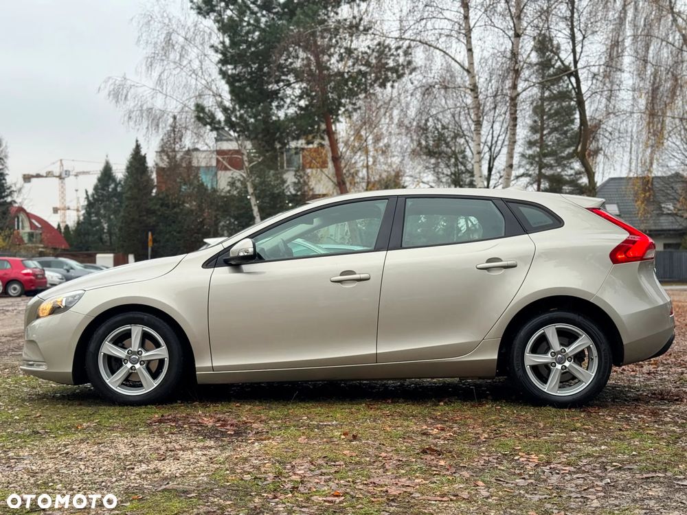 Volvo V40 D2 Momentum - 11