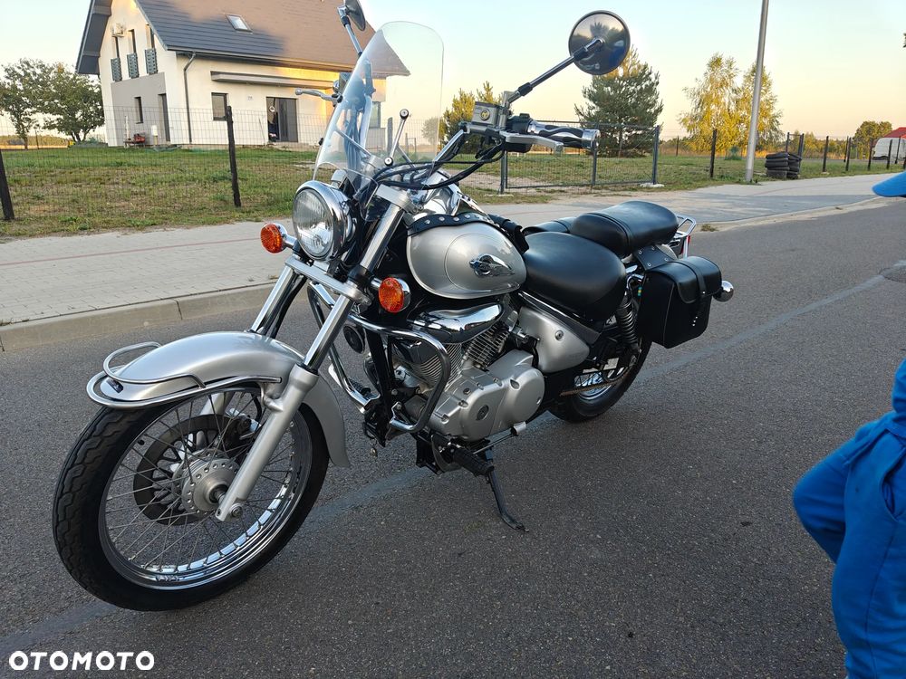 Suzuki Intruder - 16