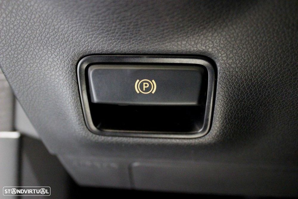 Mercedes-Benz CLA 220 - 23