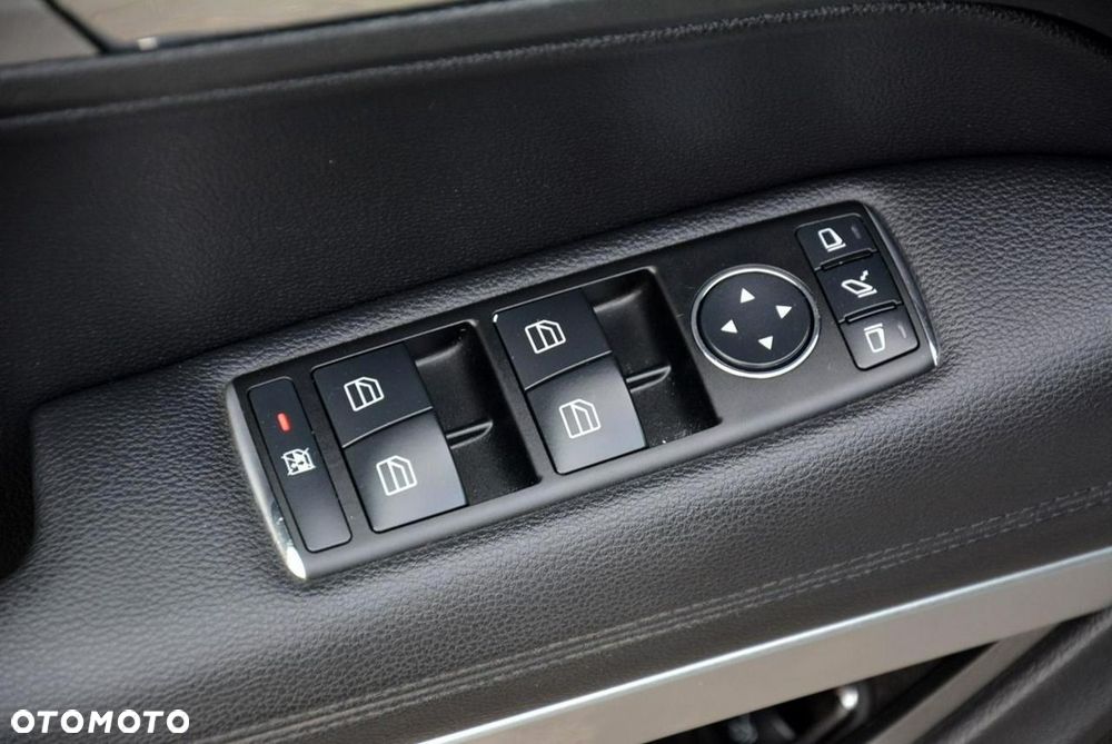 Mercedes-Benz Klasa E 350 CGI BlueEffICIENCY - 31