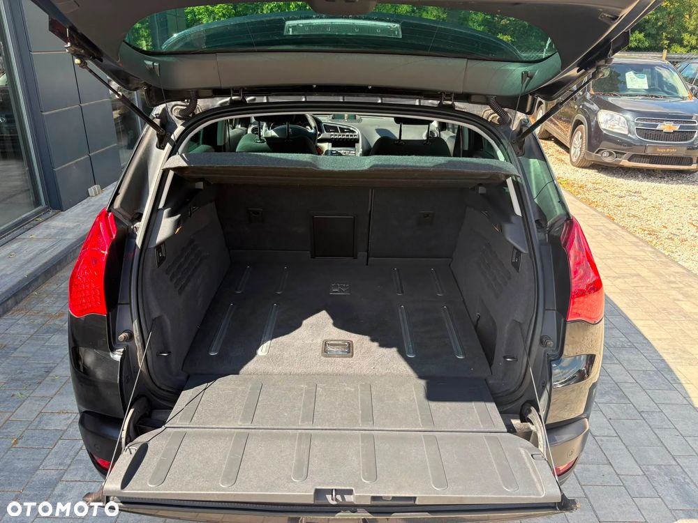 Peugeot 3008 Hybrid4 - 13