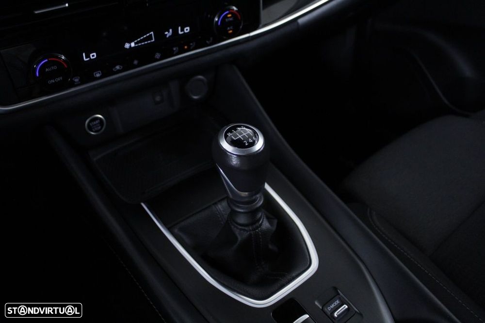 Nissan Qashqai 1.3 DIG-T N-Connecta LED+TT+SKY - 32