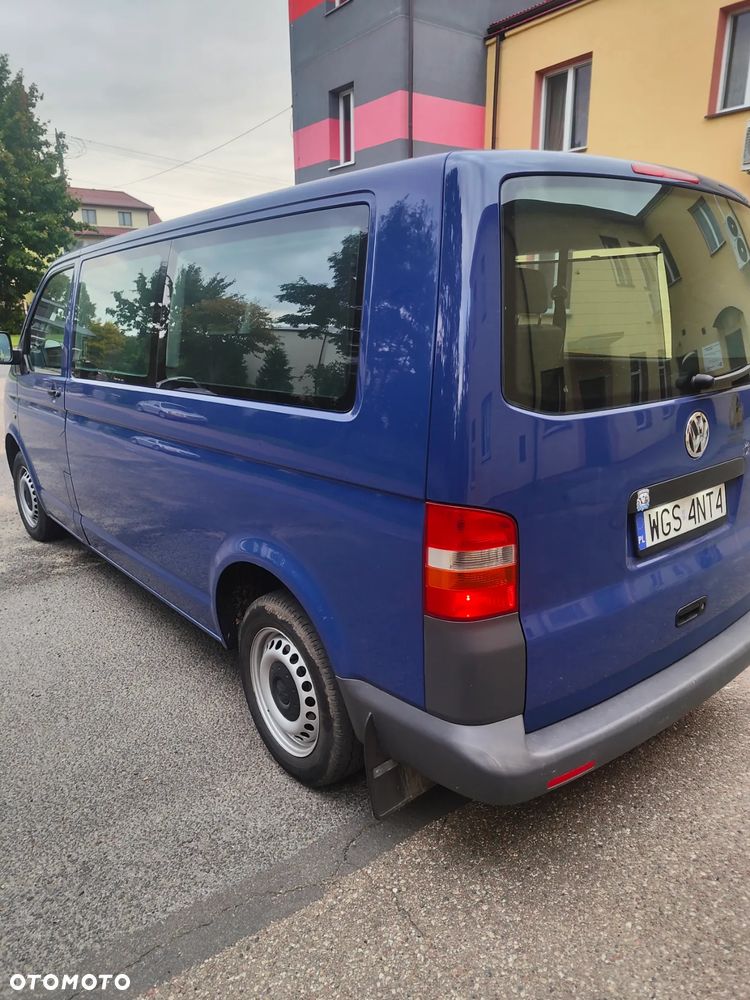 Volkswagen Caravelle - 9