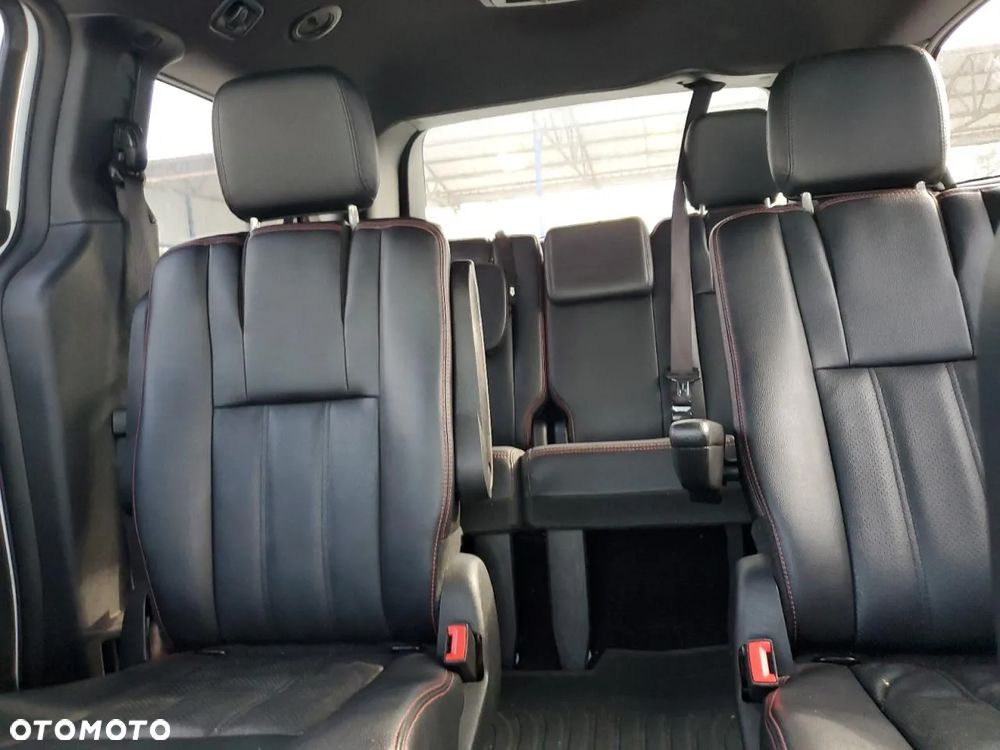 Dodge Grand Caravan - 9