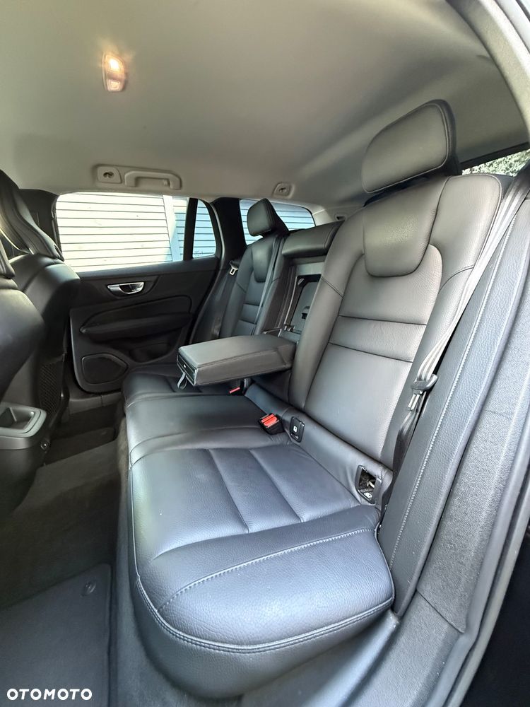 Volvo V60 B4 D Geartronic Momentum Pro - 25