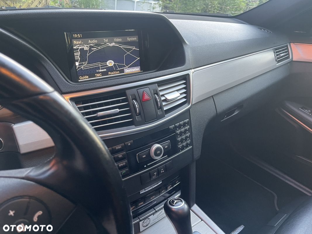 Mercedes-Benz Klasa E 200 T CDI DPF BlueEFFICIENCY Automatik Avantgarde - 14