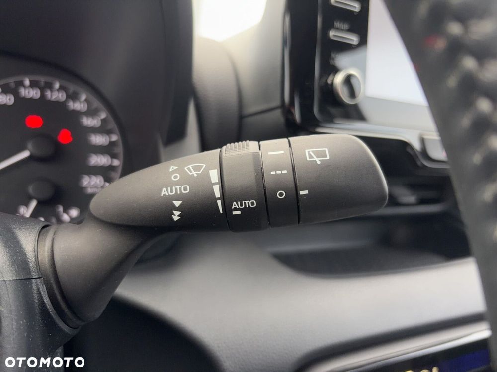 Toyota Yaris - 18