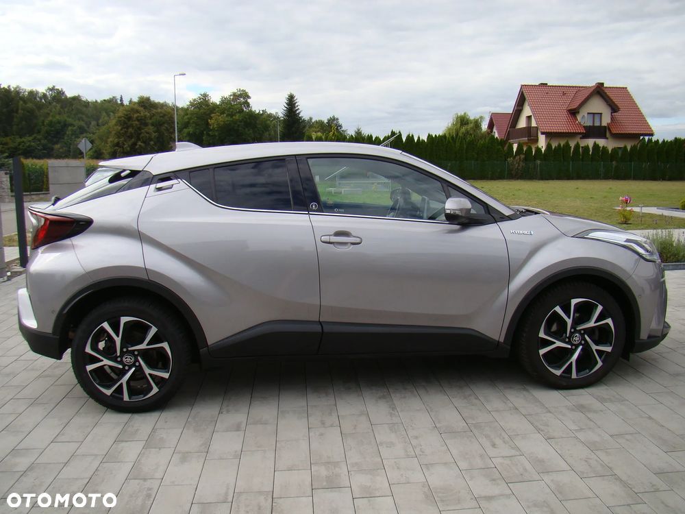 Toyota C-HR 1.8 Hybrid Team Deutschland - 13