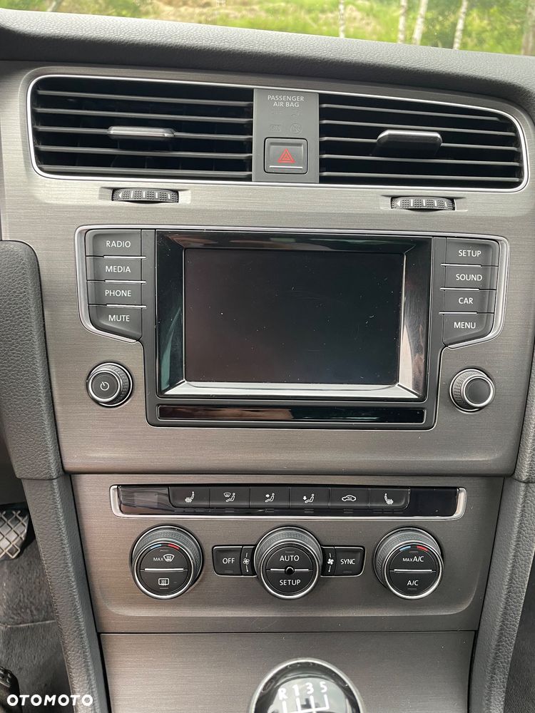 Volkswagen Golf 1.6 TDI DPF Highline - 14