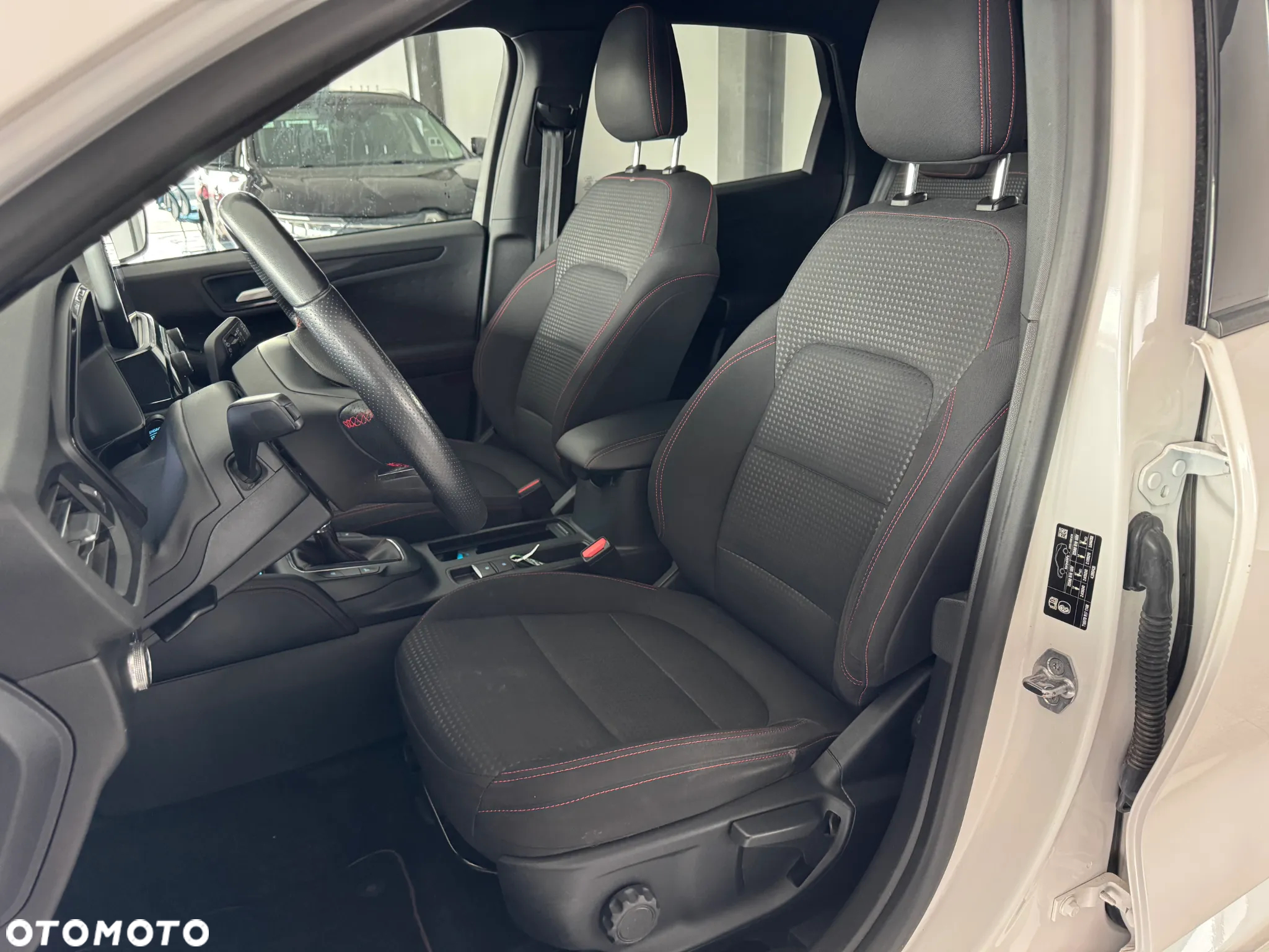 Ford Kuga 1.5 EcoBoost FWD ST-Line X - 21