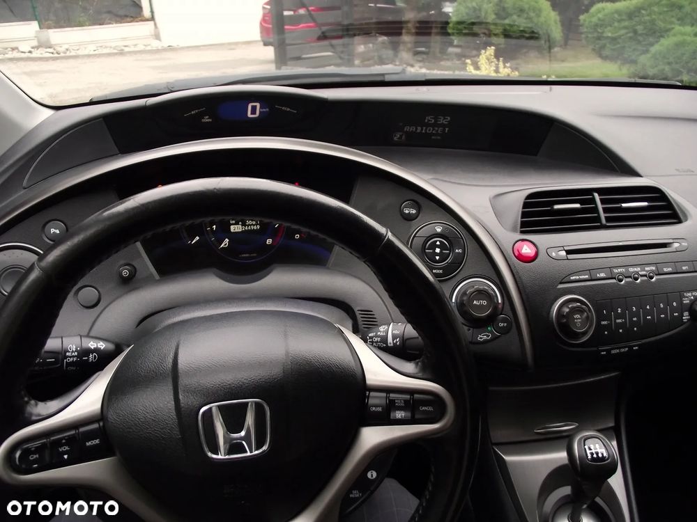 Honda Civic 1.8 Executive - 27