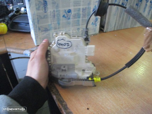 Fecho 8X0839016 AUDI A1 2013 TD 6 PINOS - 4