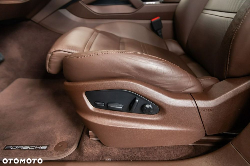 Porsche Cayenne E-Hybrid Tiptronic S - 36