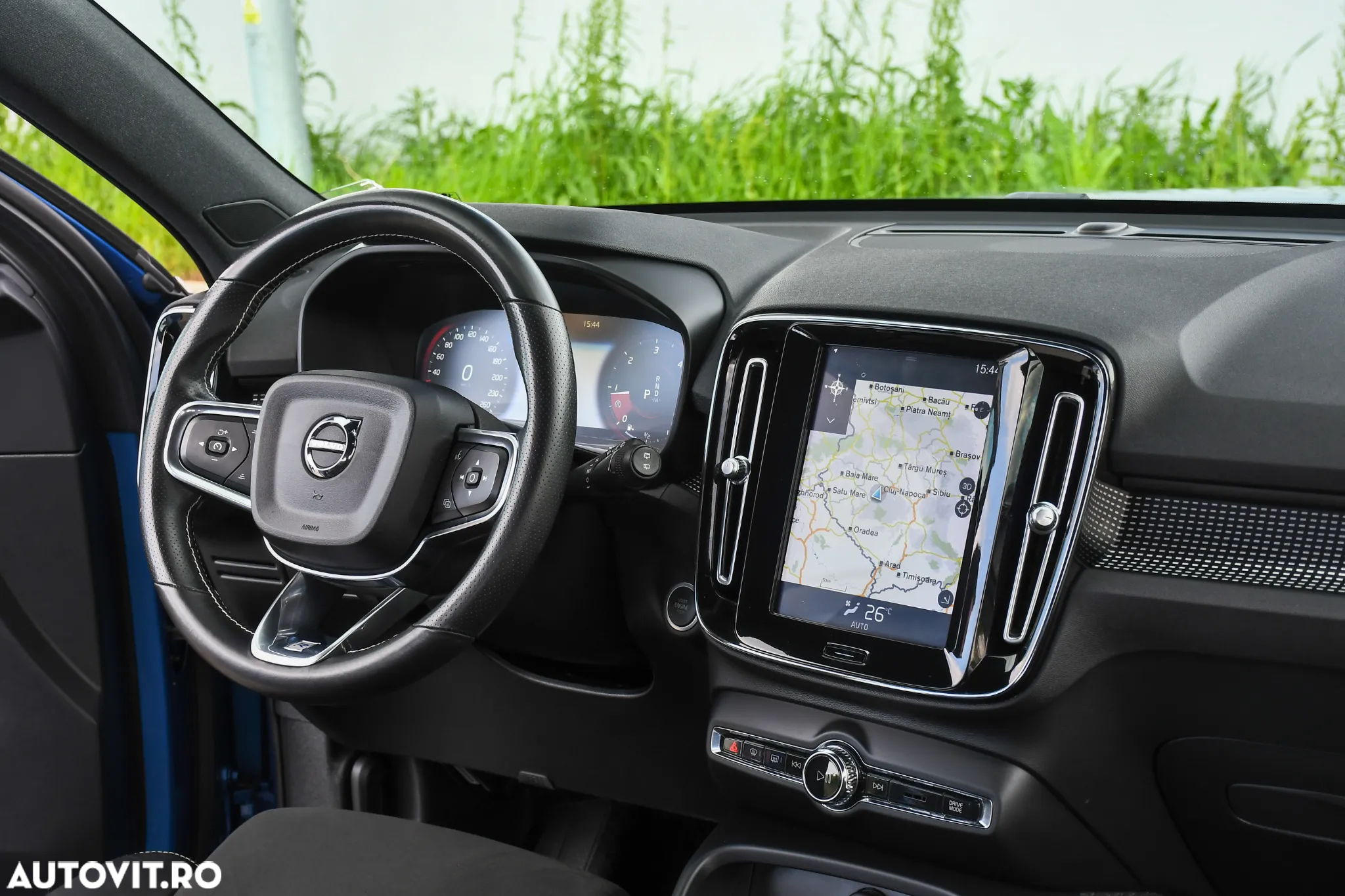 Volvo XC 40 D4 AWD Geartronic R-Design - 24