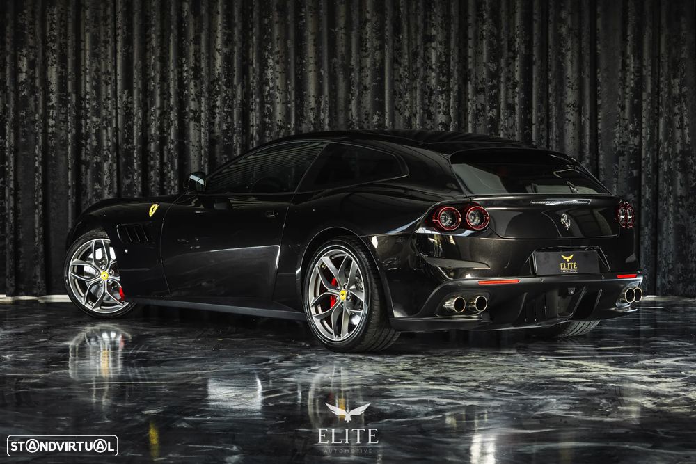 Ferrari GTC4 Lusso - 10