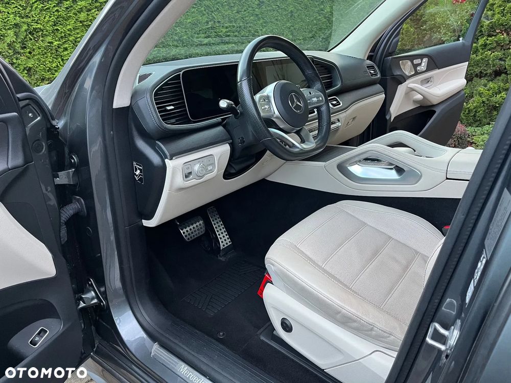 Mercedes-Benz GLS - 25