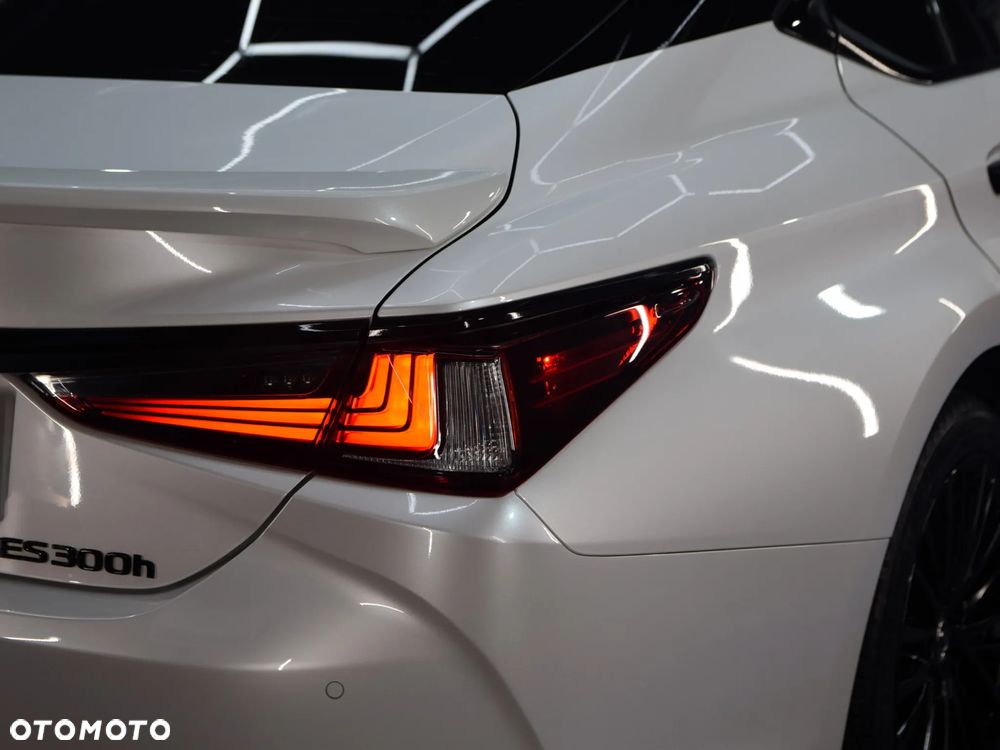 Lexus ES 300h Business Line - 33