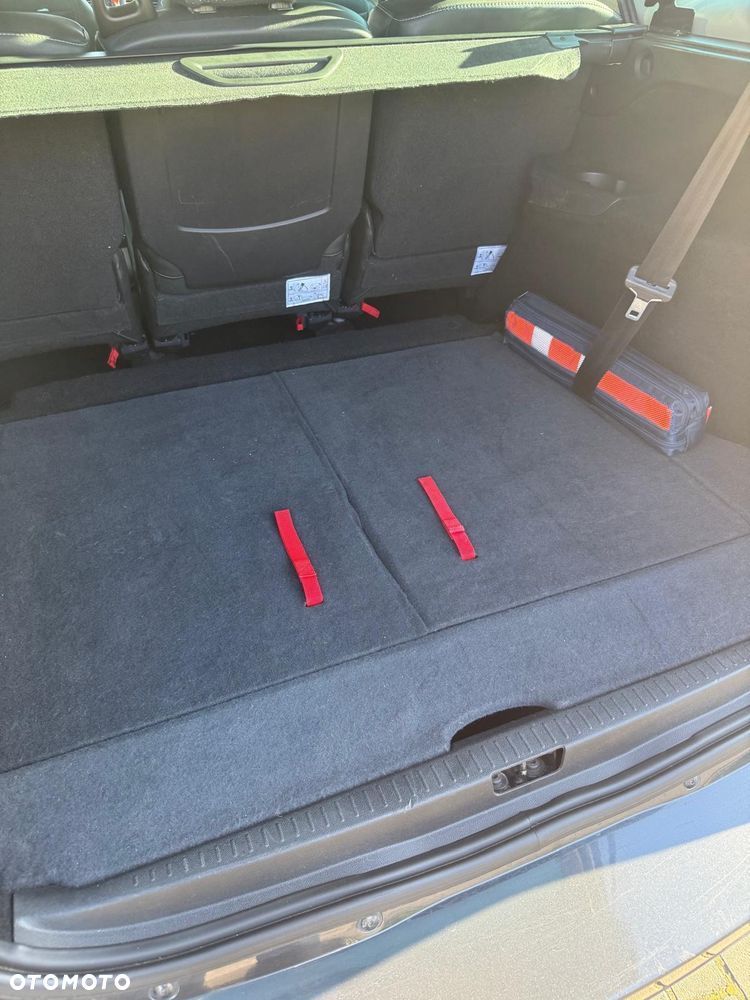 Renault Grand Scenic - 9