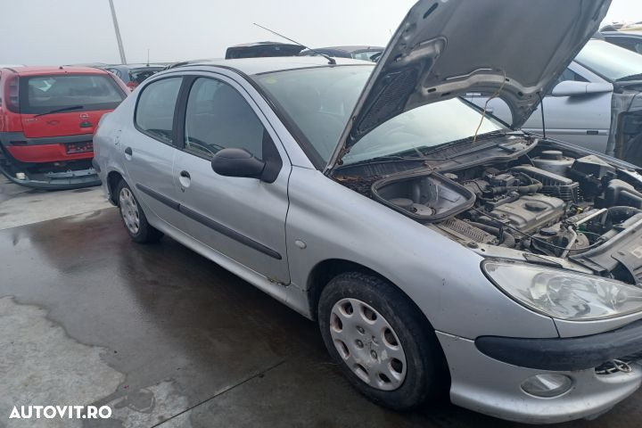 Egr Peugeot 206 1 (facelift)  [din 2002 pana  2009] Sedan 1.4 MT (75 hp) - 6