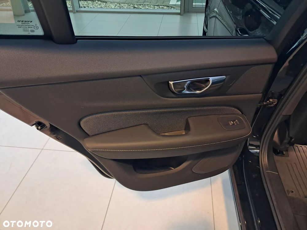 Volvo V60 B4 B Plus Dark - 17