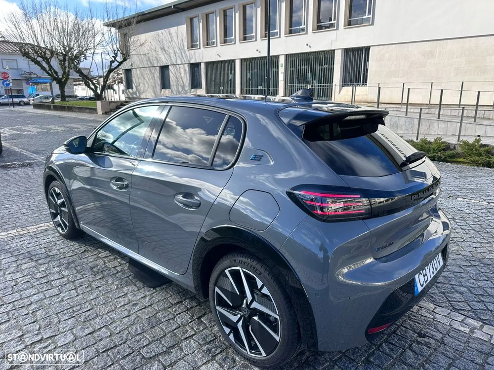 Peugeot e-208 GT - 30