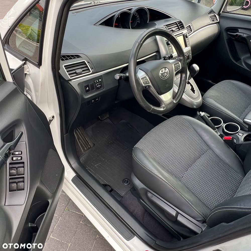 Toyota Verso 1.8 Premium 7os MS - 24