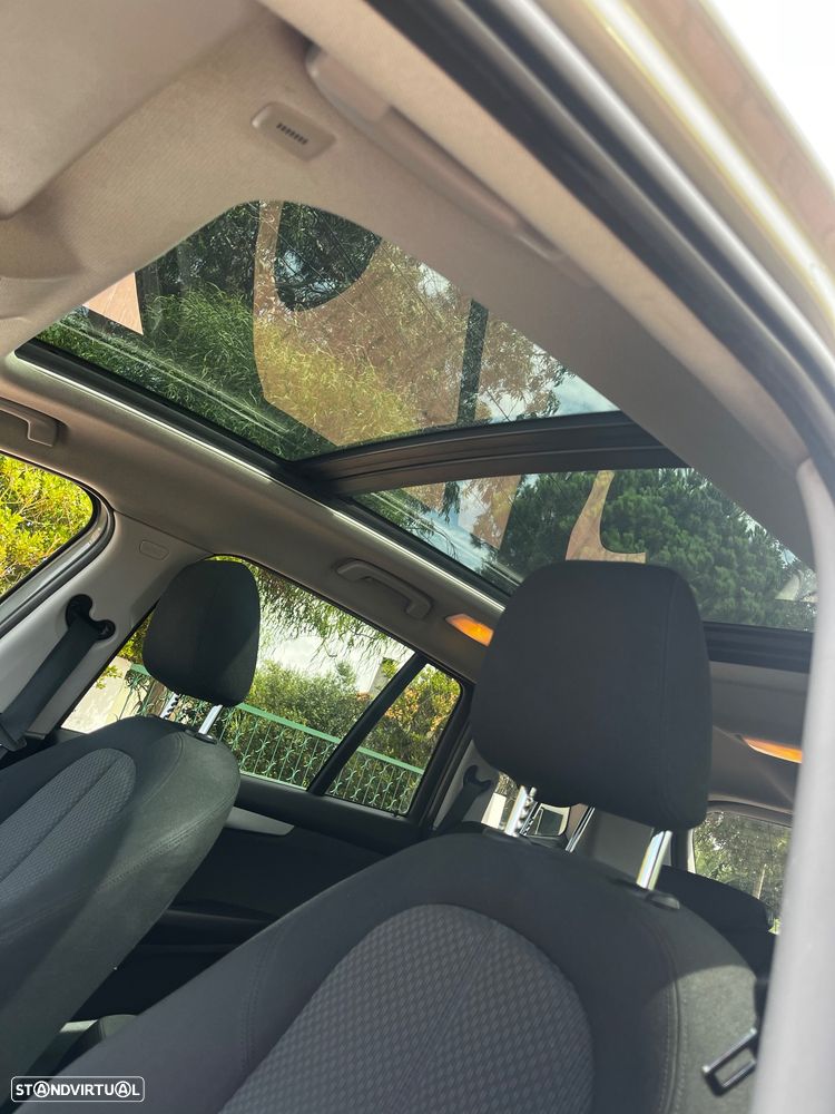 BMW 216 Active Tourer d Luxury Line - 24