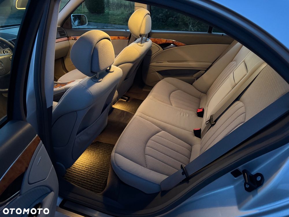 Mercedes-Benz Klasa E 280 4Matic Automatik Elegance - 27