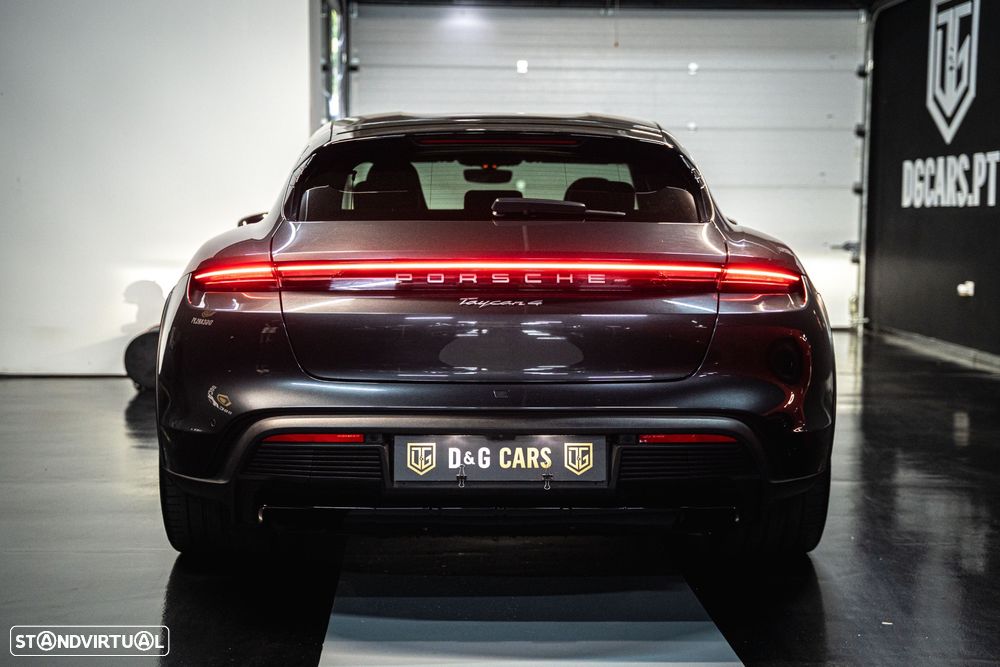 Porsche Taycan Cross Turismo 4 - 28