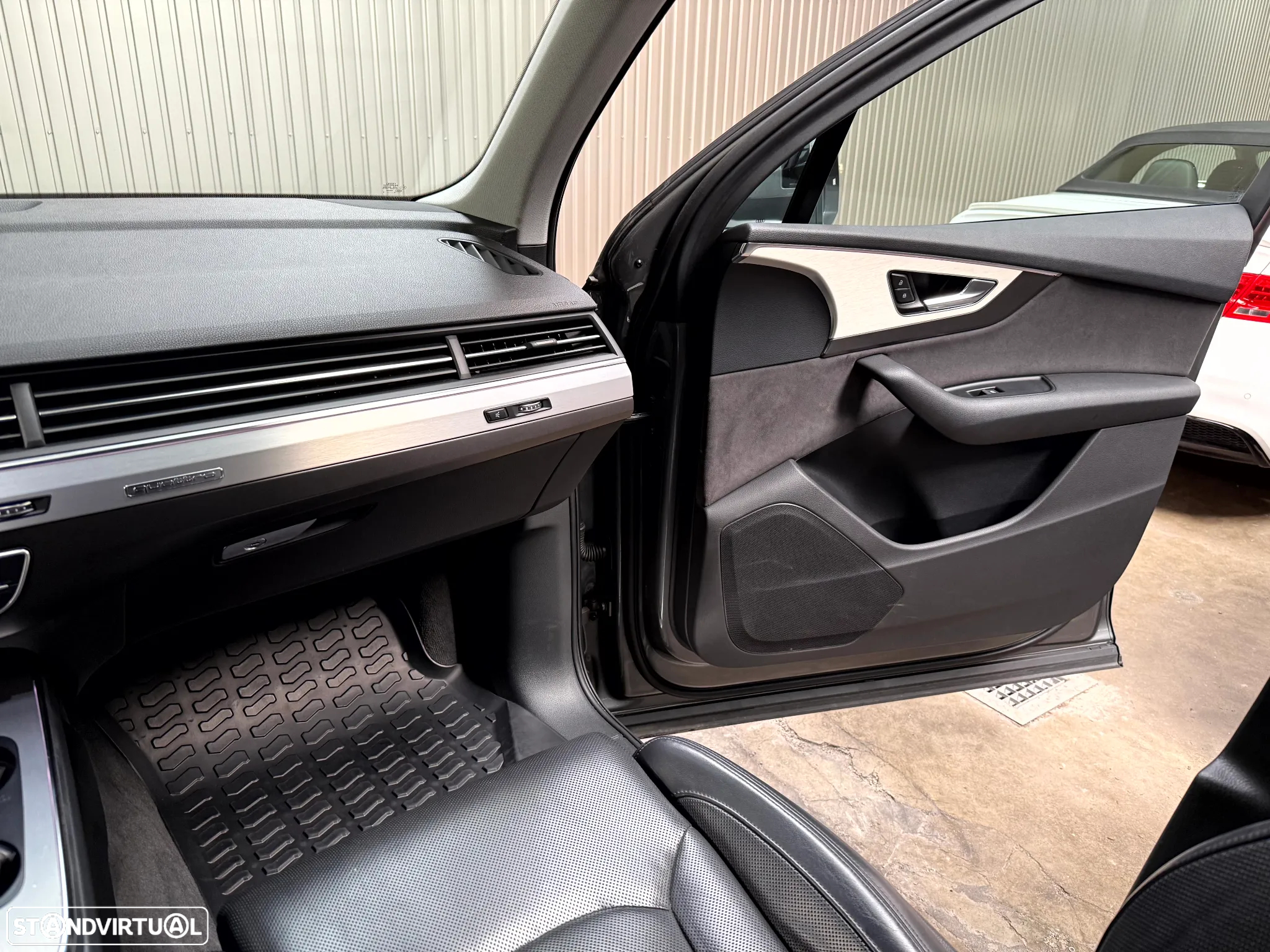 Audi Q7 3.0 TDI quattro S-line Tiptronic 7L - 29