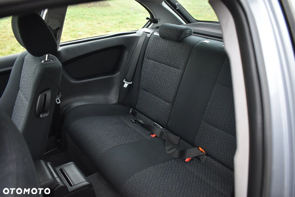 BMW Seria 3 318ti - 23