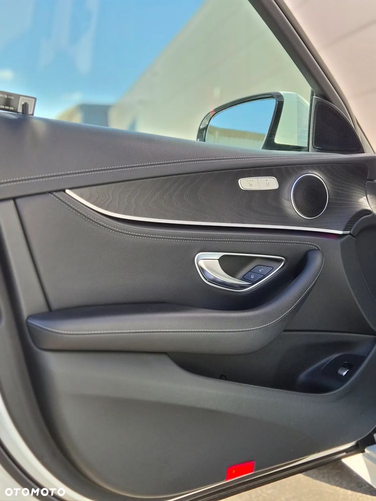 Mercedes-Benz Klasa E 220 d 4-Matic AMG - 22