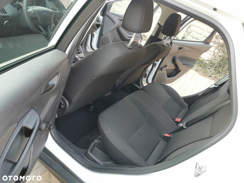 Ford Focus 1.0 EcoBoost 99g Trend Sport - 34