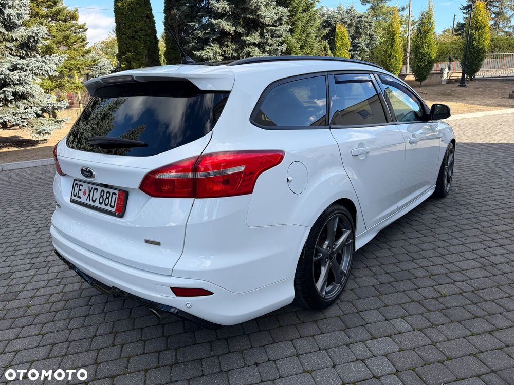 Ford Focus 1.5 EcoBoost ST-Line - 12