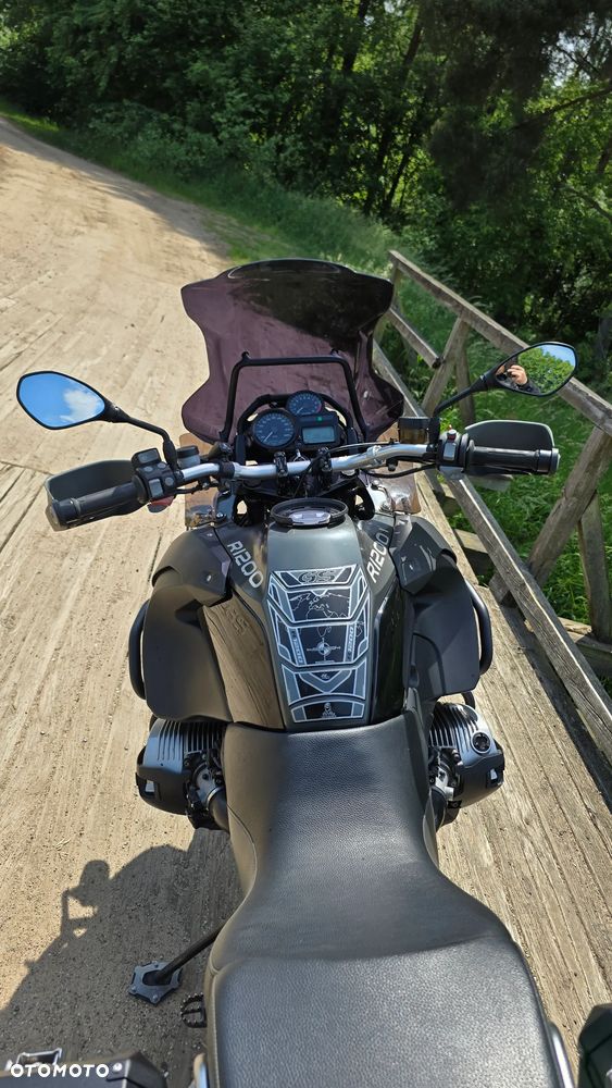 BMW R - 8